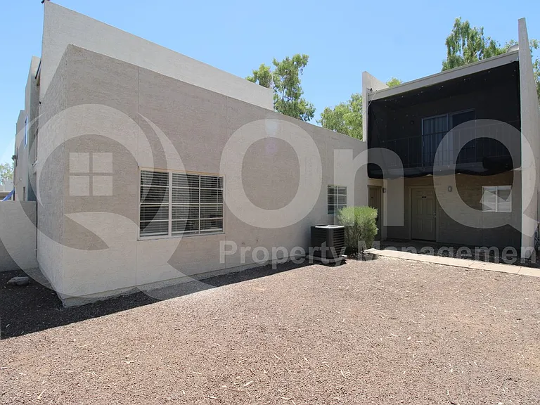 2807 E Paradise Ln #102 — Photo 13