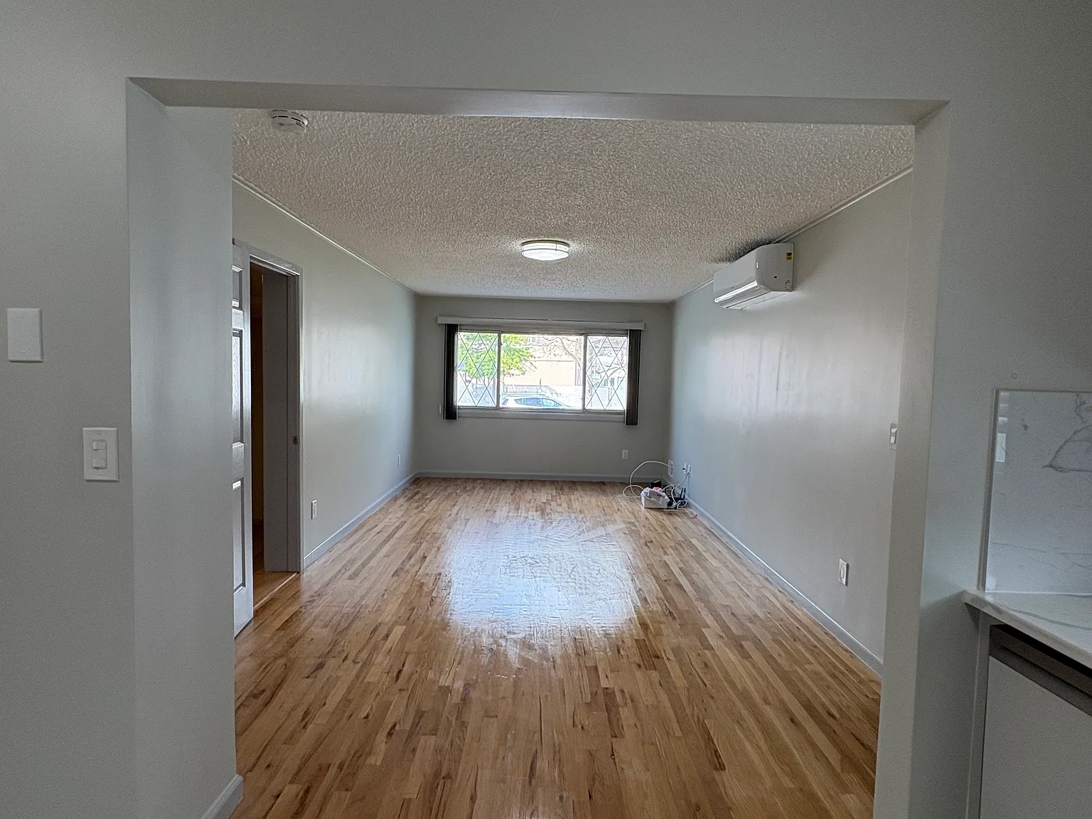 3 bed, 1326 sqft, $3,400 — Photo 4