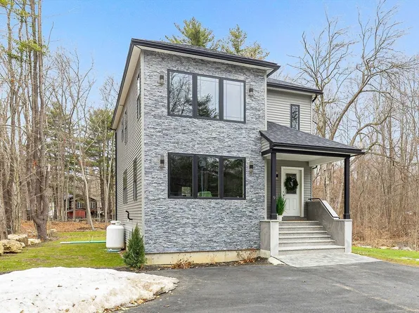 9 Trues Pkwy, Sandown, NH 03873