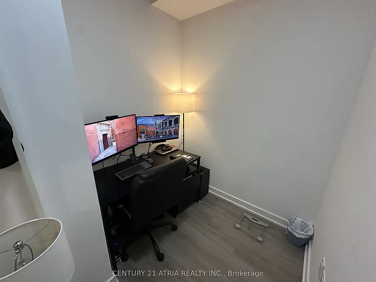 357 King St W #1005 — Photo 6