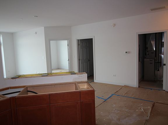 4th image of 140 S River St Unit 412