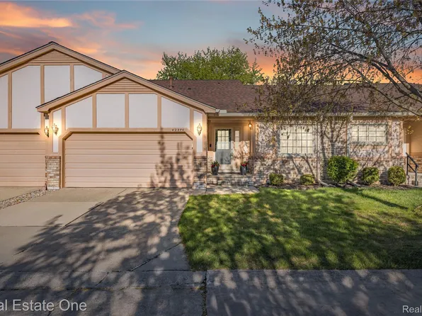 42374 Willow Tree Ln E, Clinton Township, MI 48038