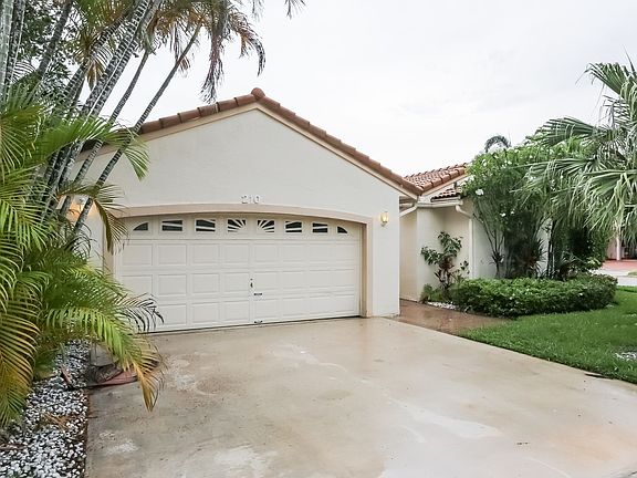 3rd image of 210 La Costa Ln