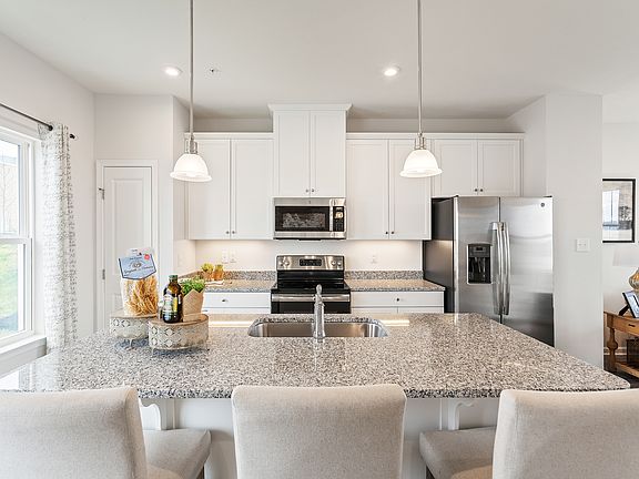 Beethoven Front 1-Car Garage