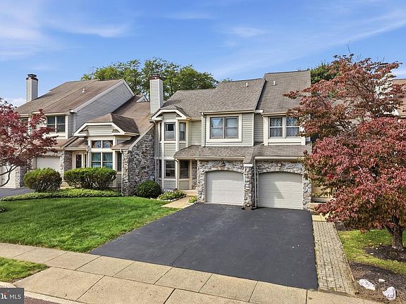 4th image of 331 Basswood Cir