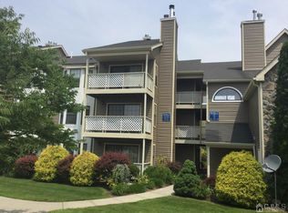 41 Lear Ct, East Brunswick, NJ 08816