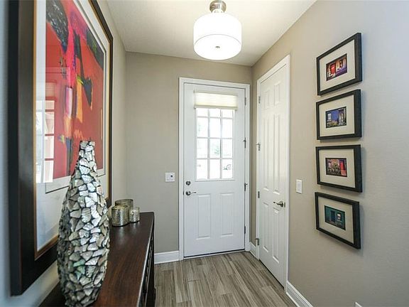 3rd image of 2517 Prospect St