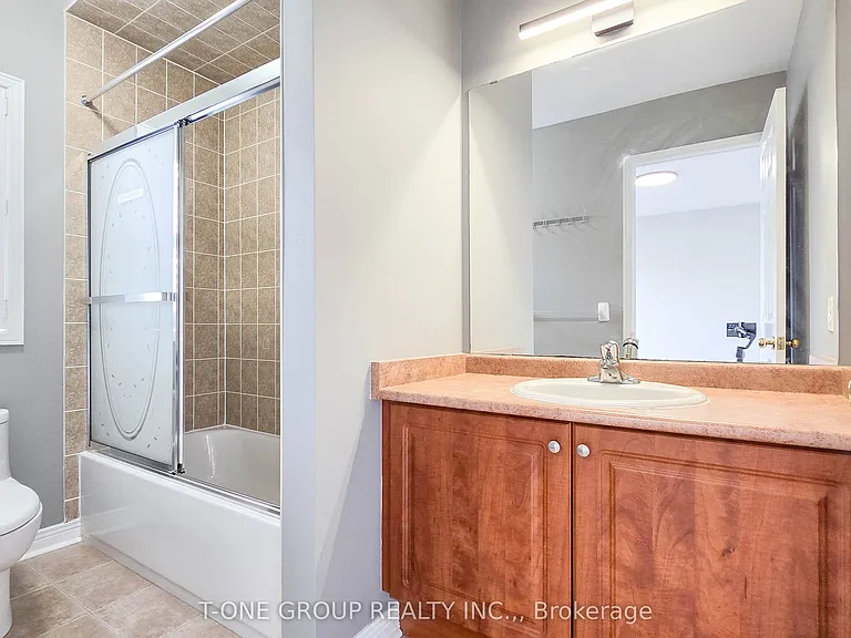 106 Castleglen Blvd — Photo 21