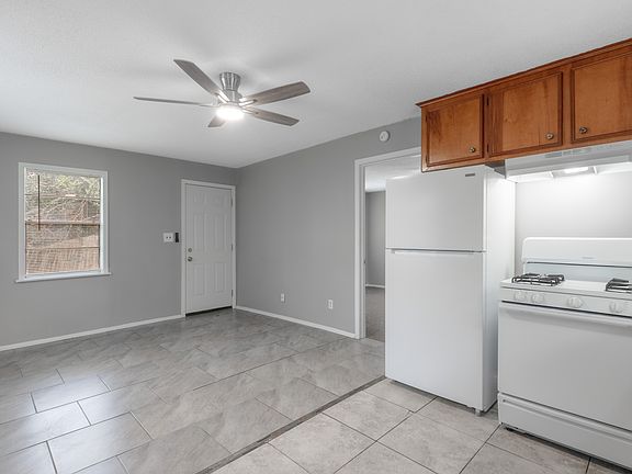 3rd image of 700 Gray St