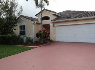 330 SW 195th Ave, Pembroke Pines, FL 33029