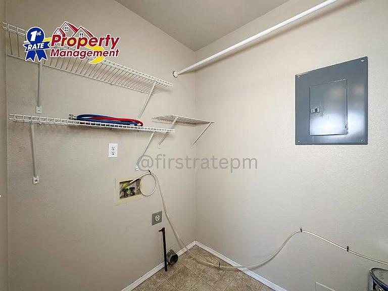 764 W Alden Dr — Photo 6