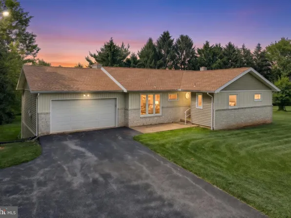 2071 Palomino Rd, Dover, PA 17315