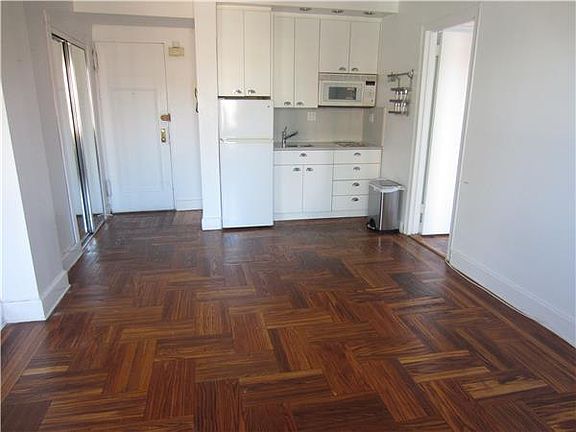 5th image of 312 E 42nd St #2707