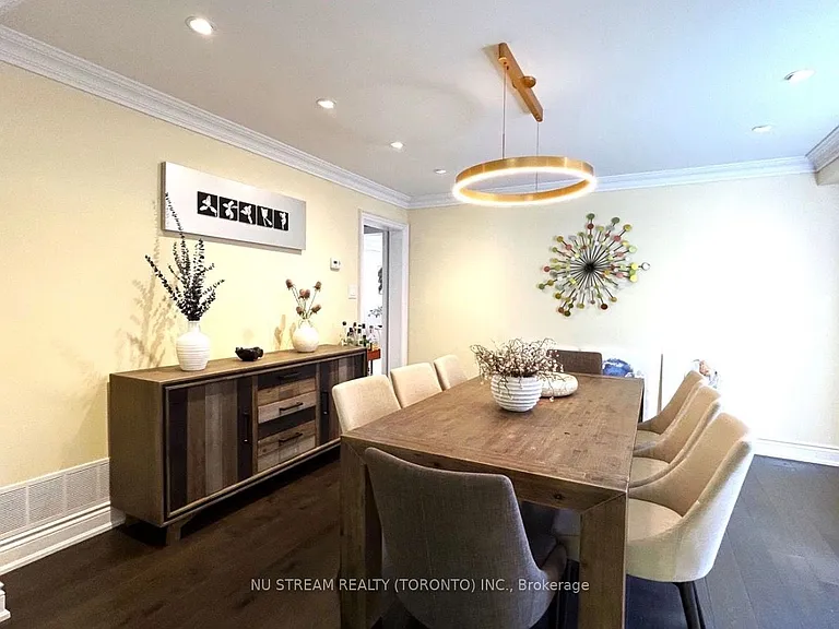31 Ashfield Dr — Photo 12