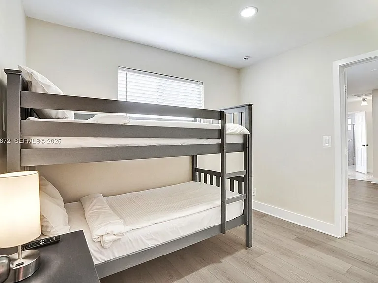 1018 Adams St — Photo 12
