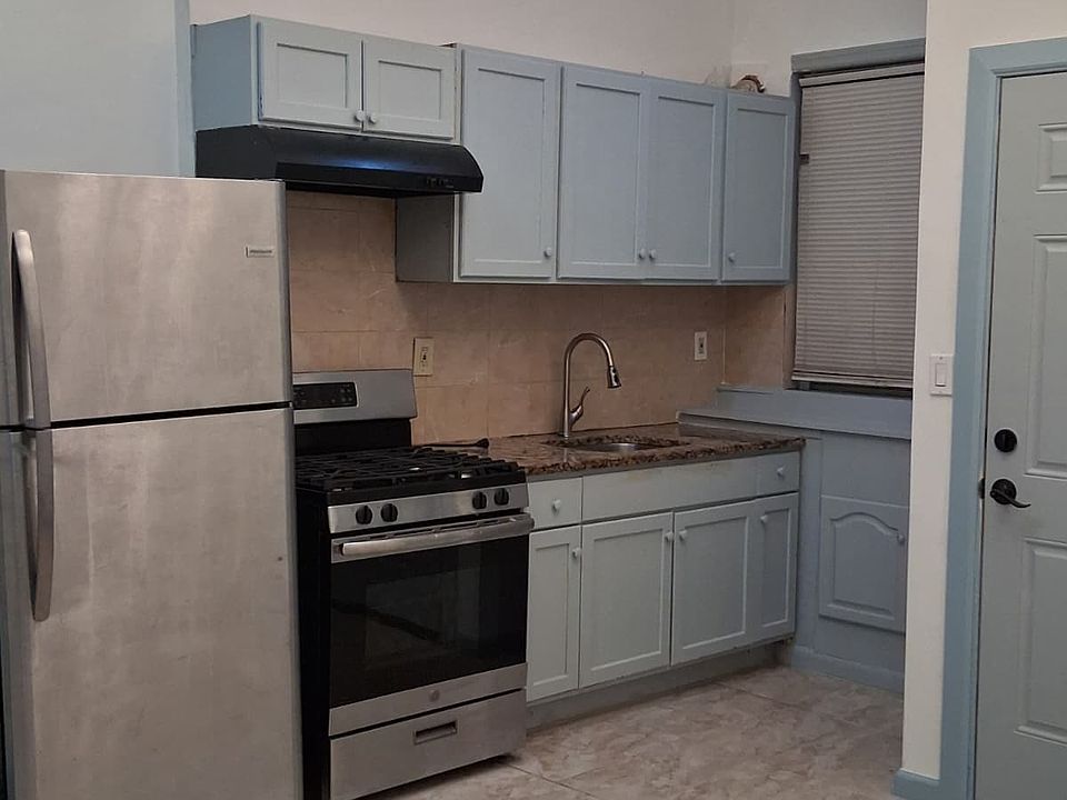 1st image of 21106 99th Ave Floor 2