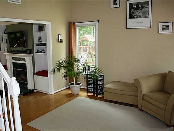 4th image of 832 Needlerush Ct