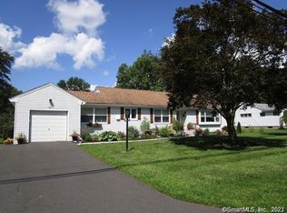 88 Whitehill Dr, West Hartford, CT 06117