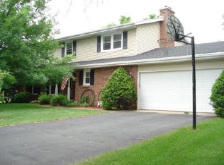 12013 N Waxwing Ct, Roscoe, IL 61073