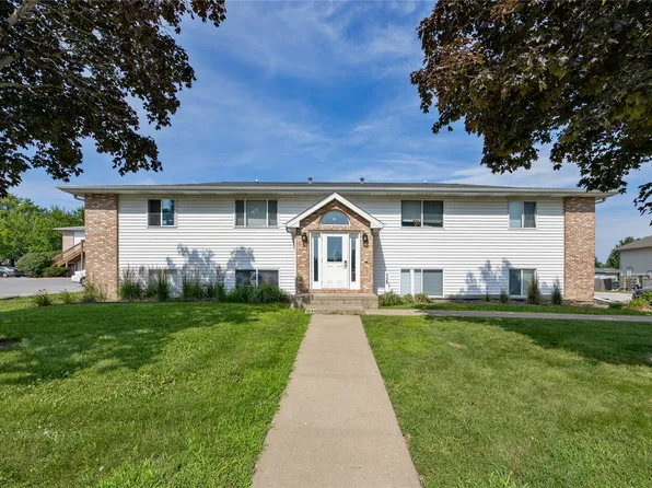 115 Sugar Creek Ln, North Liberty, IA 52317