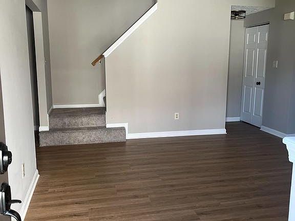 4th image of 215 Woodland Green Way