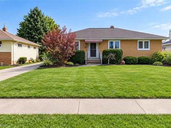 7239 Oakwood Rd, Parma, OH 44130