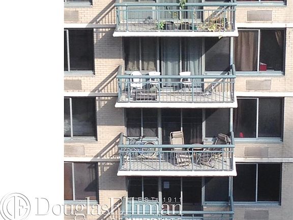 5th image of 990 6th Ave APT 17b