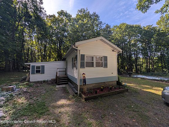 2nd image of 40 Huntington Drive