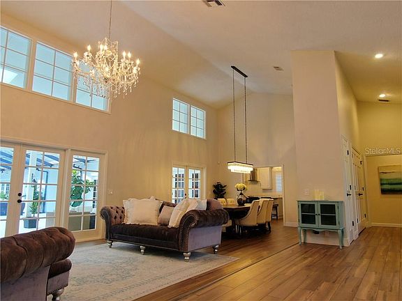 4th image of 718 Bear Creek Cir