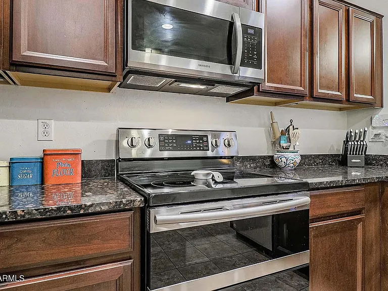 2896 N Claire Dr — Photo 14