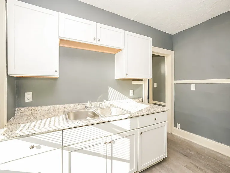 2174 W 103rd St #4 — Photo 9