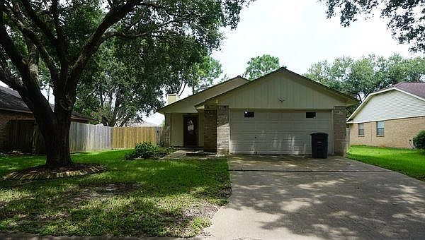 1st image of 2617 La Mesa St