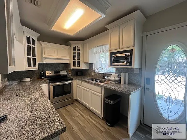 10 Country Club Rd #A — Photo 4
