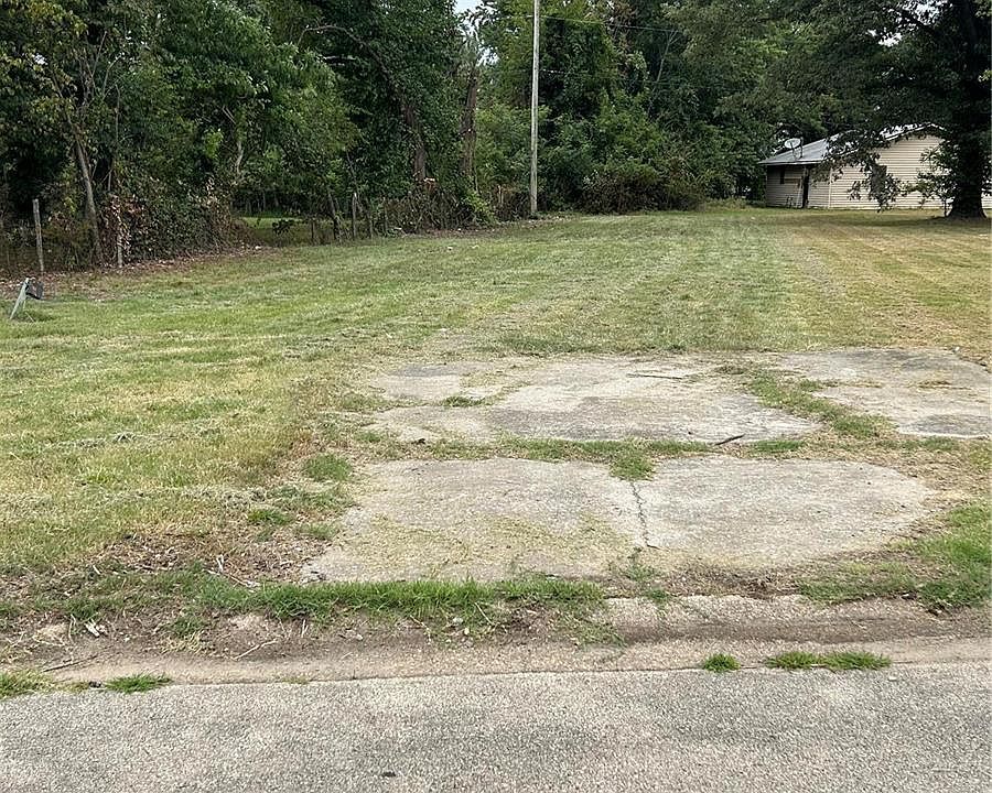 1st image of 304 Jackson St