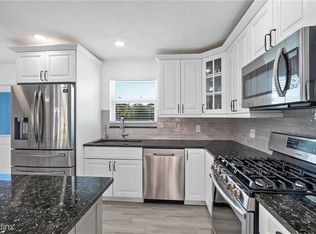 2431 Crawford Ct, Lake Worth, FL 33462