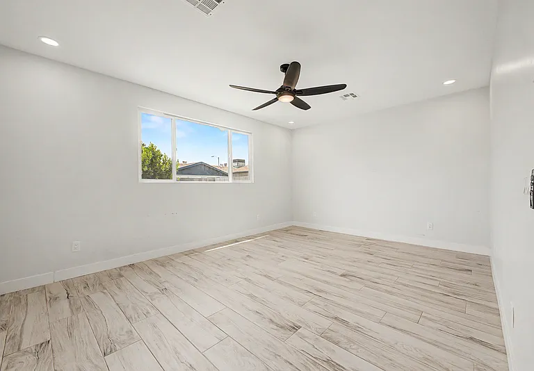 3701 E Ludlow Dr — Photo 29
