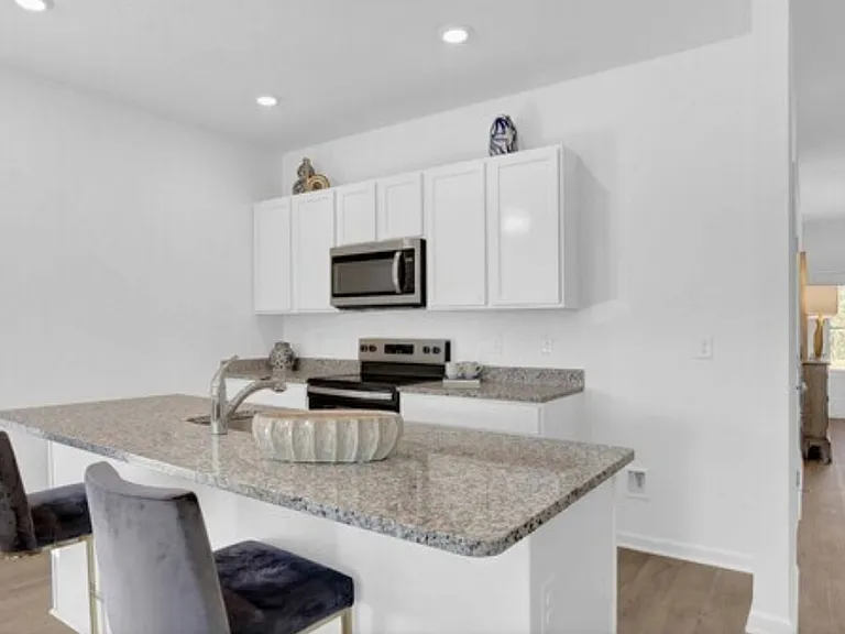 13634 Logan Pl — Photo 4