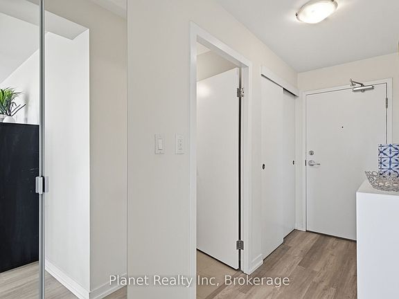 4th image of 5 Gordon St #406