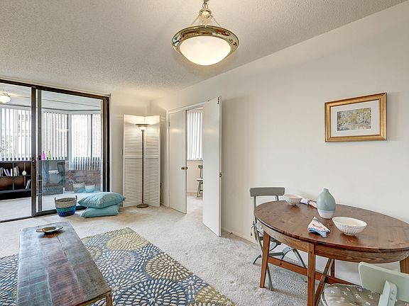5th image of 1001 N Vermont St #414