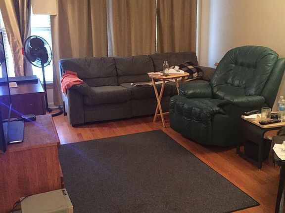 4th image of 758 Newcastle Ave