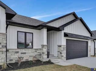 6827 Weigel Bay, Lincoln, NE 68516