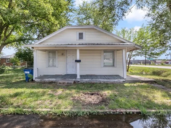 310 S Spruce St, Eldon, MO 65026
