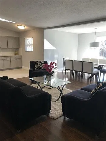 4907 SE Churchill Way — Photo 4