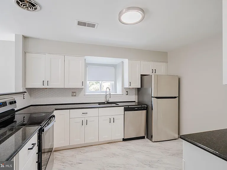 7932 Silverada Pl #126E — Photo 12