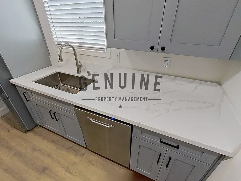 1145 W McFadden Ave — Photo 14