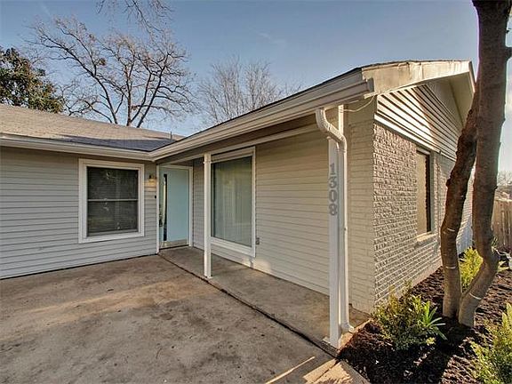 4th image of 1308 Glenwood Dr