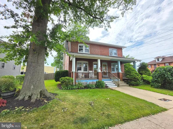 742 W 3rd St, Lansdale, PA 19446