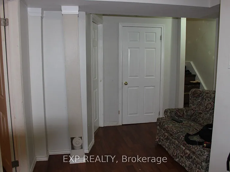 134 Sandown Ave #BASEMENT — Photo 11