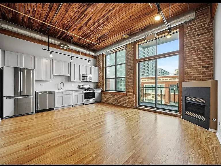 1801 S Michigan Ave #502 — Photo 2