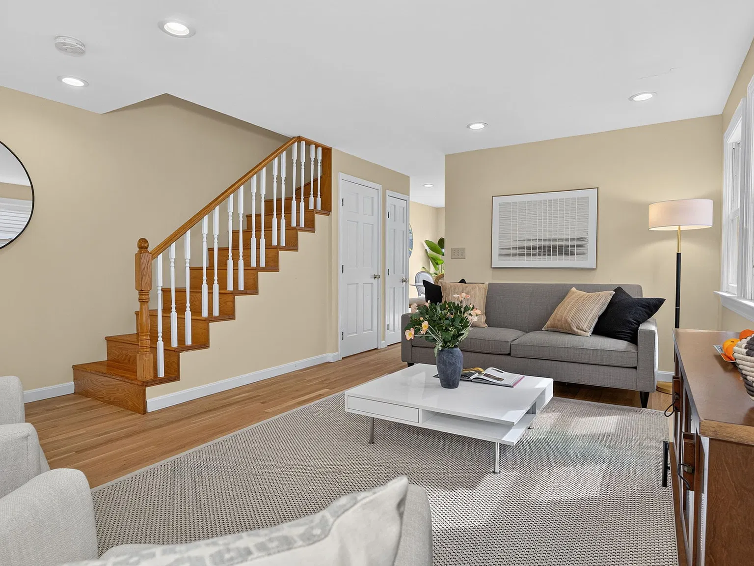 3 bed, 1252 sqft, $3,900 — Photo 3